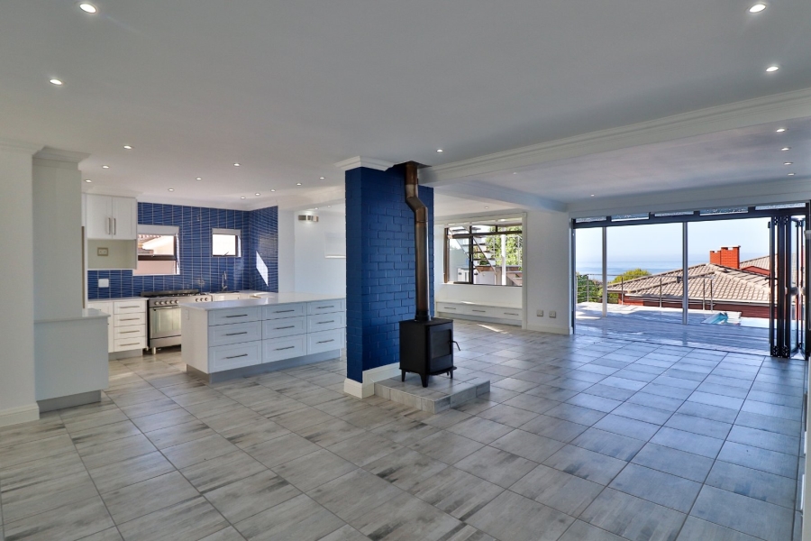 8 Bedroom Property for Sale in Reebok Western Cape